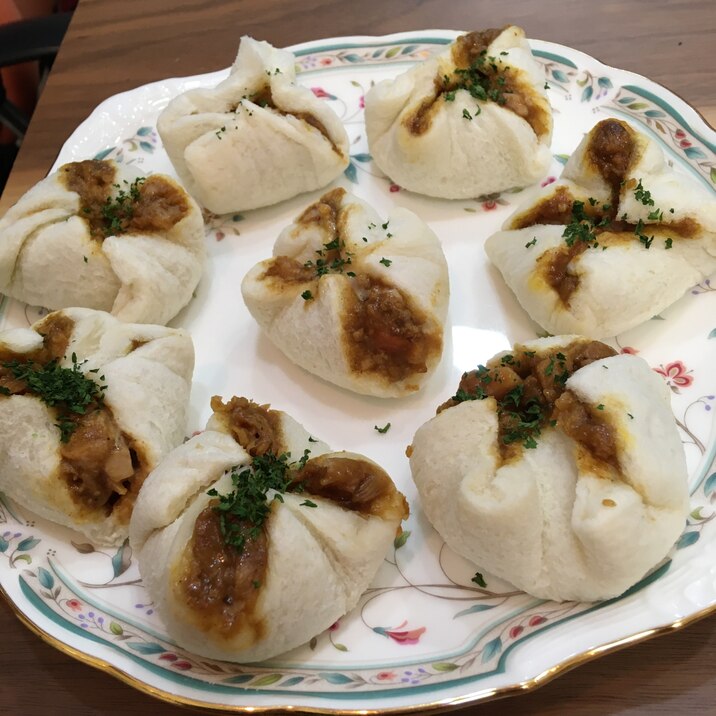 カレーの残りでカレーまん❗️食パンでできるよ♡